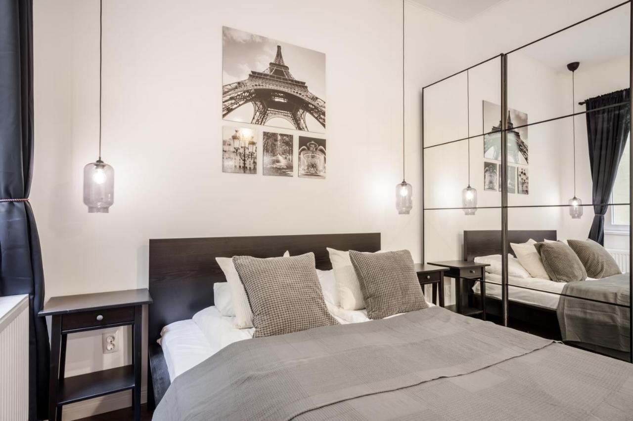 Bpr Sirius Suite With A/C บูดาเปสต์ ภายนอก รูปภาพ