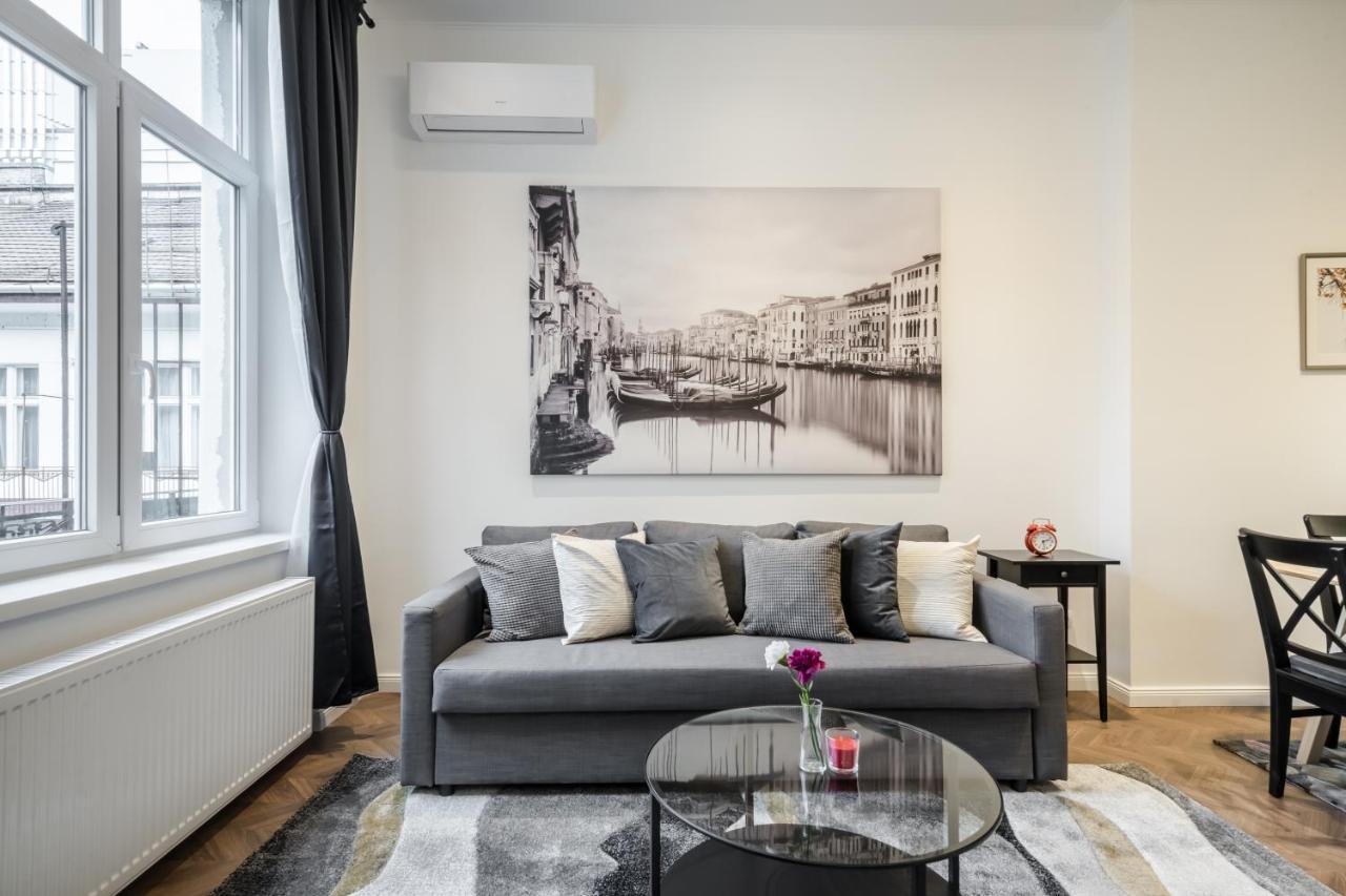 Bpr Sirius Suite With A/C บูดาเปสต์ ภายนอก รูปภาพ